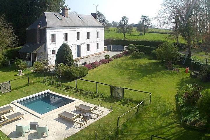 Location de vacances pour 15 personnes, avec jardin, animaux acceptés à Saint-Philbert-des-Champs