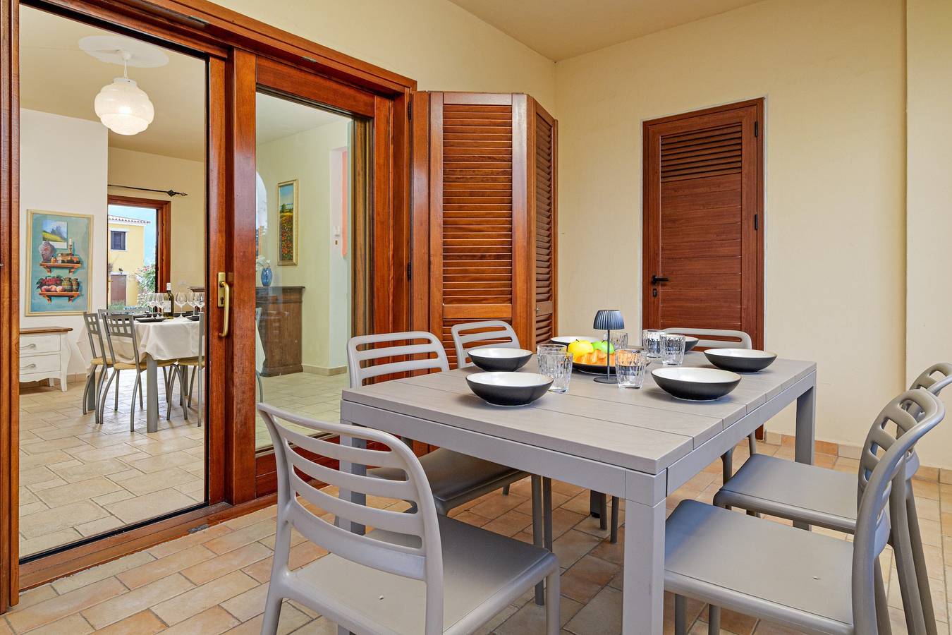 Ganze Wohnung, Apartment 'Trilo La Rosa' mit Gemeinschaftspool, Terrasse und Klimaanlage in Monte Petrosu, San Teodoro