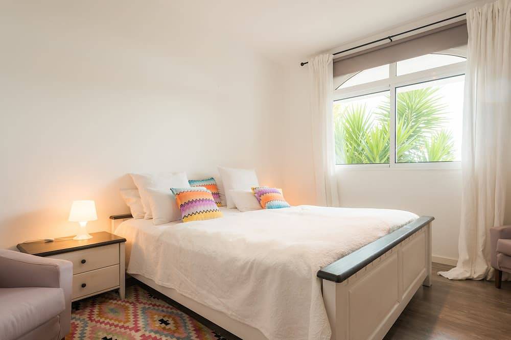 Apartamento entero, Casa Oliva - Vista Mar 1: Designer apartment garden level, top location, heated pool in Arco da Calheta, Isla de Madeira