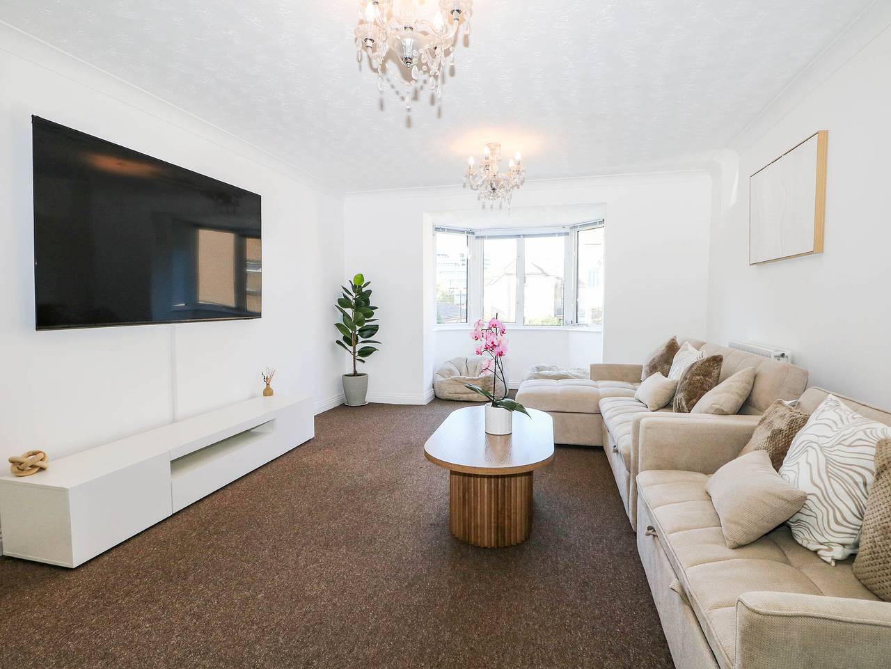 4 Atlantic Close in Ocean Village, Southampton