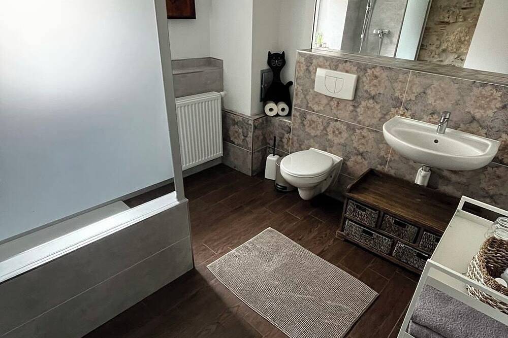 Ganze Wohnung, Ferienhaus 80qm mit Terrasse für bis zu 5 Personen in Bad Mergentheim, Taubertal