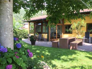 Ferienwohnung für 2 Personen, mit Terrasse und Garten sowie Sauna, kinderfreundlich im Dahner Felsenland