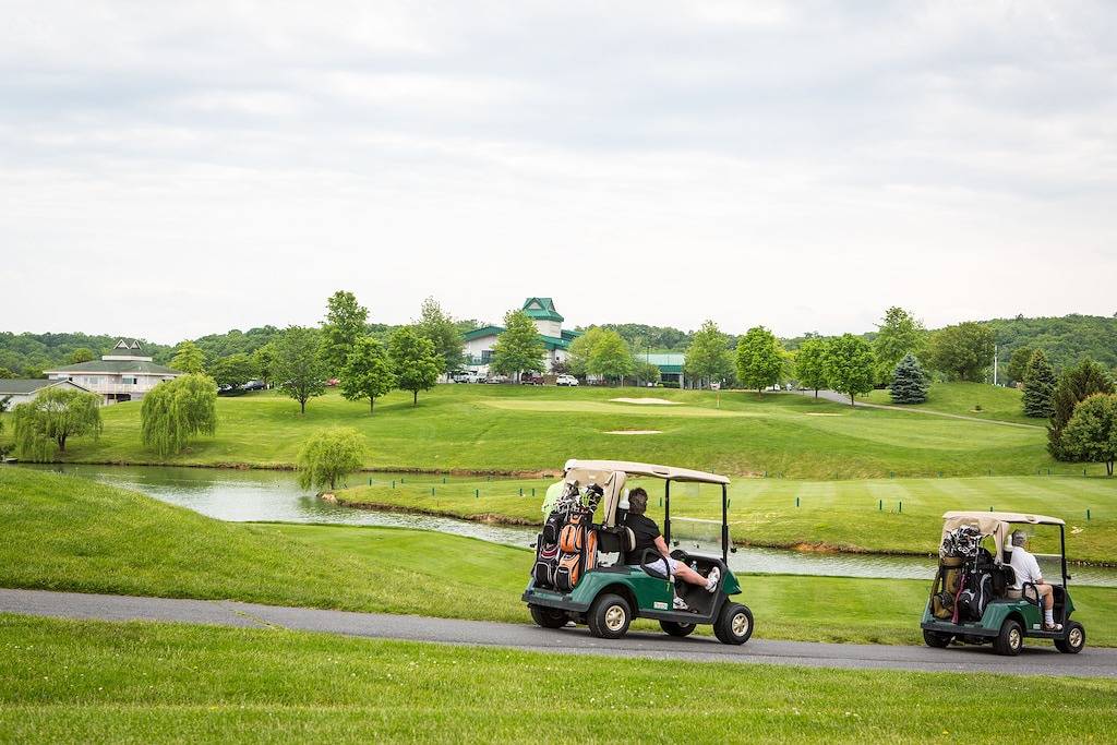 Tree top home in Massanutten Resort in great location next to slopes in Massanutten, Blue Ridge Mountains