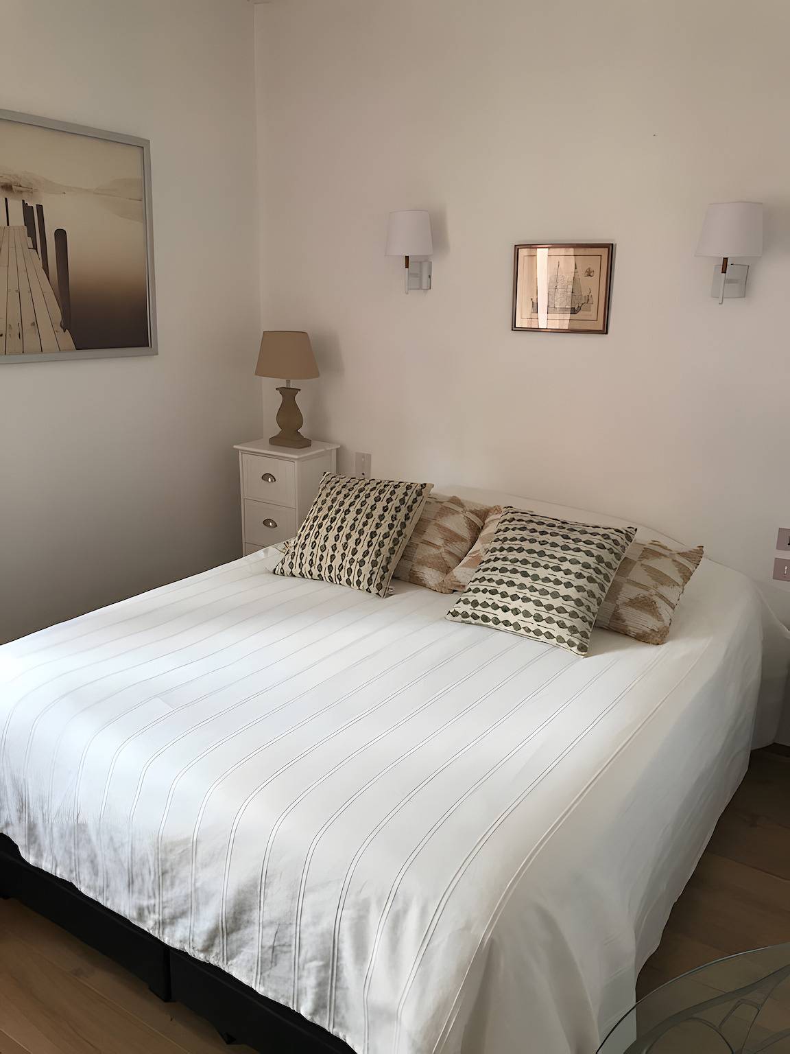 Guest Rooms at Amaya's - Harmonie Room in Gujan-Mestras, Arcachon region