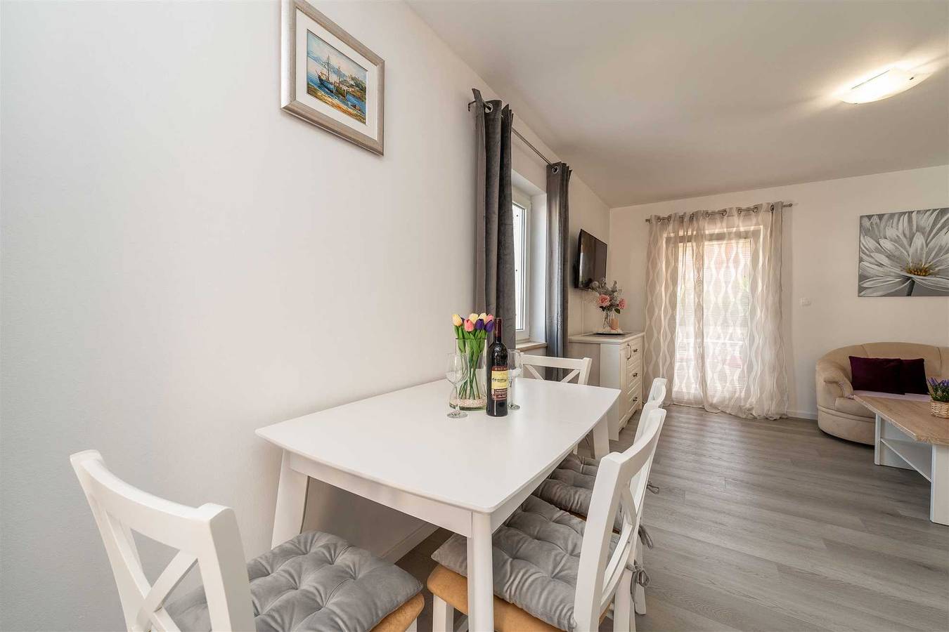 Ganze Wohnung, Apartment Leo mit Parkplatz, nur 800 m vom Meer entfernt in Novalja, Pag