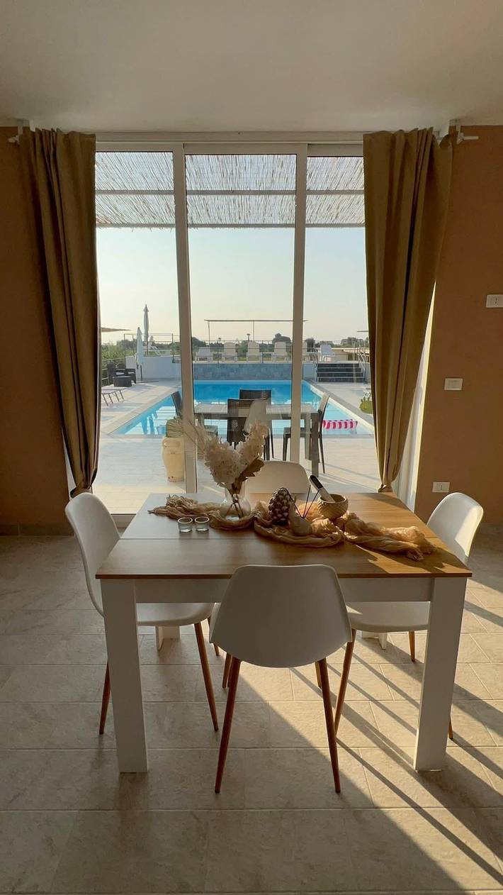 Apartamento de vacaciones para 4 personas, con vistas y terraza además de piscina y balcón/terraza - 1