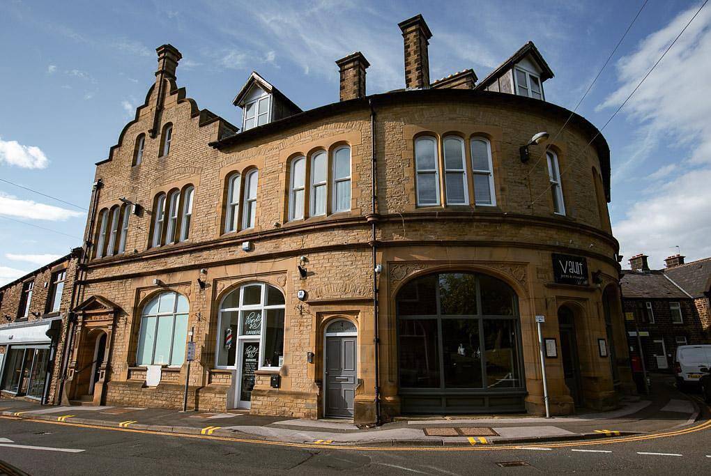 Entire apartment, St Marys Apartment // 1 Bedroom Modern Accommodation In The Market Town Penistone, Peak District, Uk in Penistone TC, South Yorkshire