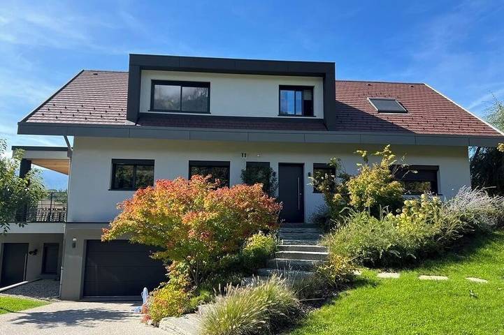 Location de vacances pour 13 personnes, avec Balcon et Jardin dans Golf Club du Lac d'Annecy