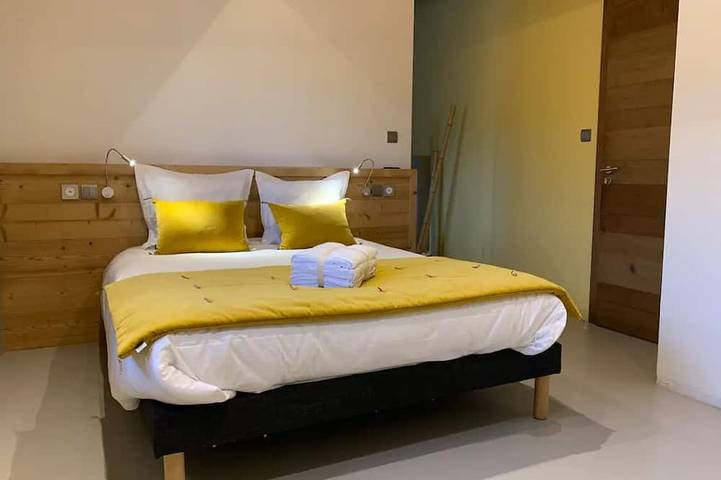 Villa pour 9 personnes, avec jacuzzi ainsi que jardin et piscine dans le Jura - 2