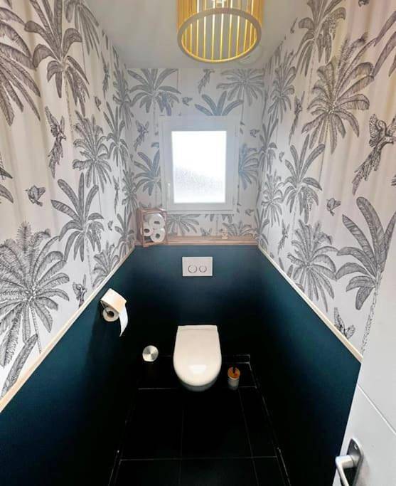 Location de vacances pour 6 personnes, avec terrasse ainsi que jardin et piscine à Tosse - 4