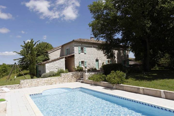 Gîte pour 10 personnes, avec jardin et piscine - 1