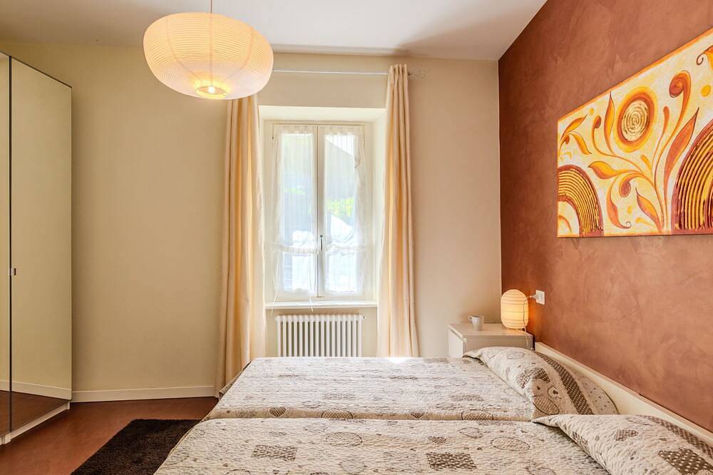 Ganze Wohnung, Ferienwohnung Sole in Osteno, Claino con Osteno