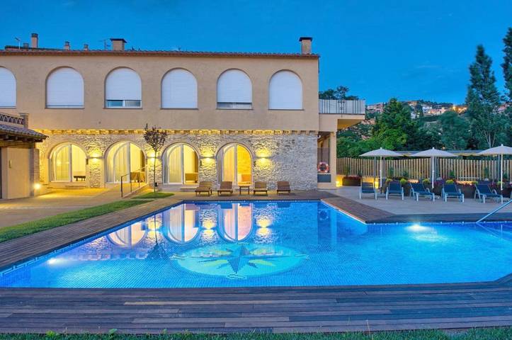 Hôtel pour 2 personnes, avec piscine ainsi que jardin et vue