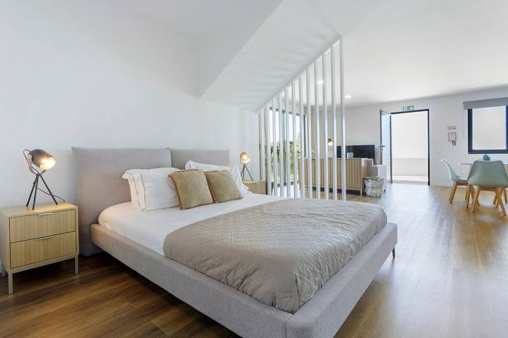 Entire apartment, Sea View, Modern Studio with Parking in Gaula, Madeira