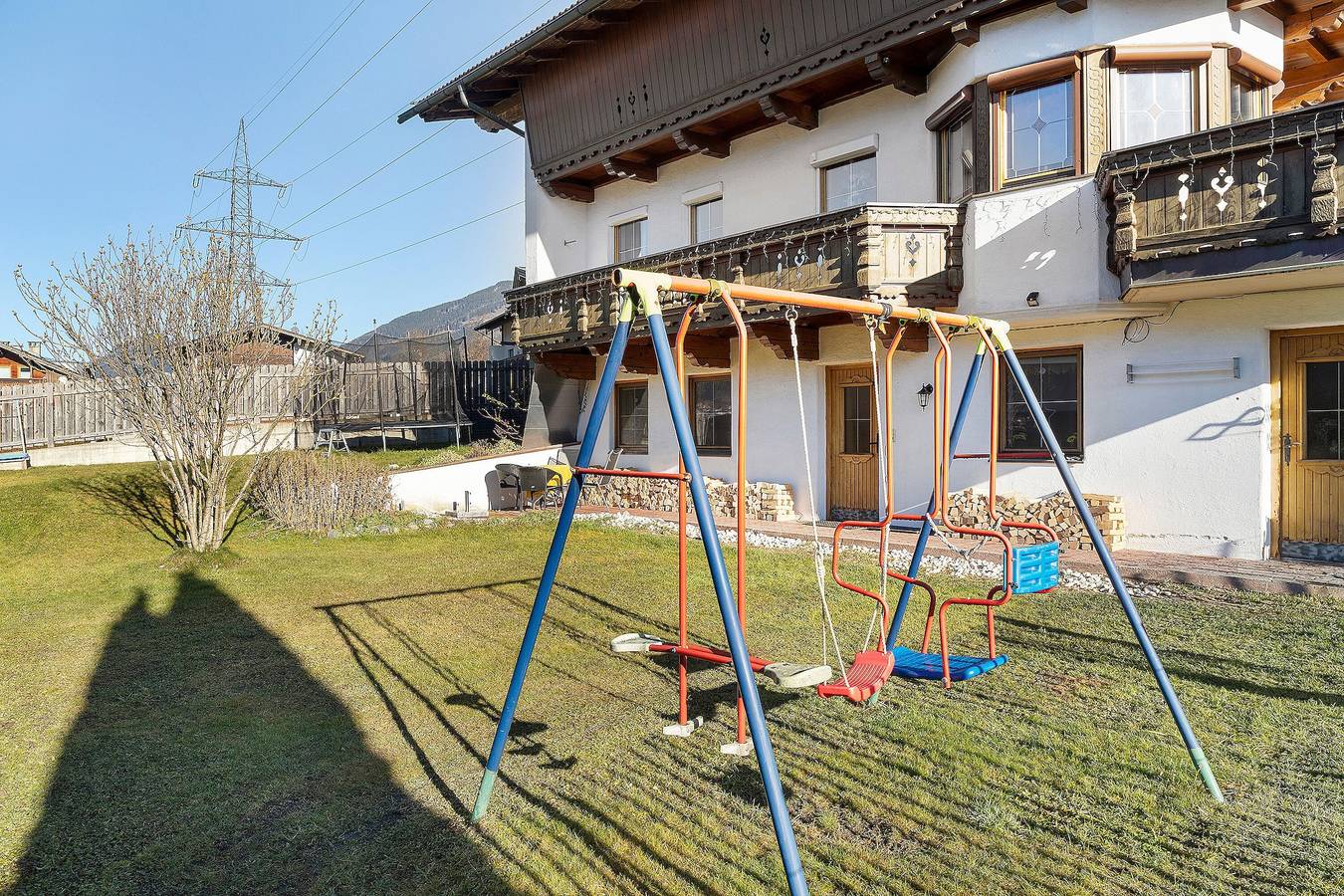 Appartement 'Haus Hart Im Zillertal' mit Bergblick, Gemeinschaftsterrasse und Wlan in Hart im Zillertal, Ski-Optimal Hochzillertal