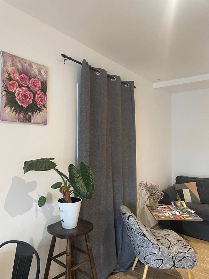 Location de vacances pour 8 personnes, avec piscine ainsi que terrasse et jardin à Pechbonnieu - 4