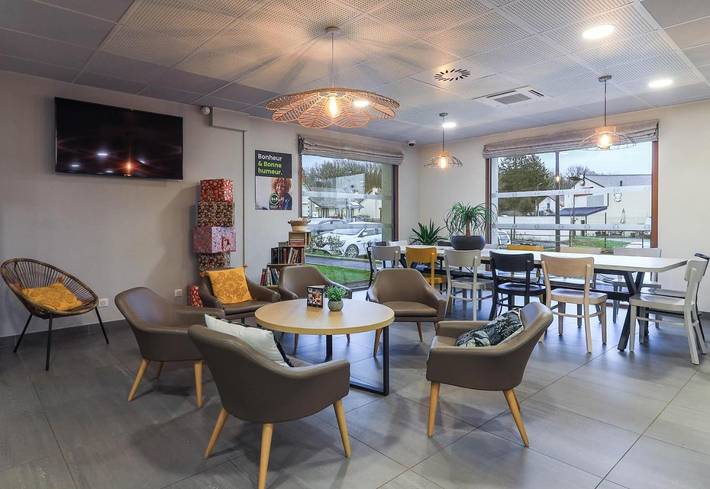 Hôtel pour 3 personnes, avec terrasse à Montchanin - 3