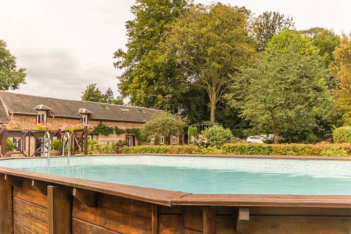 Gîte pour 6 personnes, avec Terrasse ainsi que Jardin et Piscine