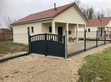 Gîte pour 4 personnes, avec piscine ainsi que jardin et terrasse dans Marne