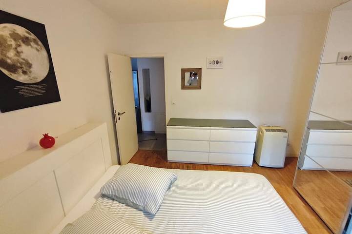 Entire apartment, Eaux-Vives - Near the tram, the lake, and the Jet d'Eau in Eaux-Vives, Genève