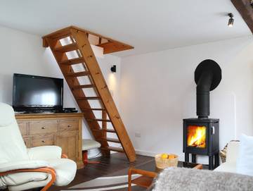 Log Cabin for 2 People in High Weald, Sussex, Photo 1