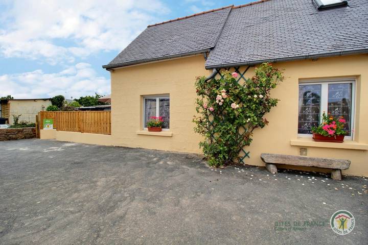 Gîte pour 4 personnes, avec jardin à Plourivo - 2