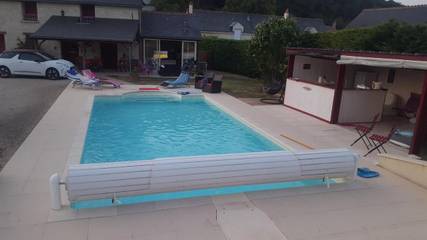 Gîte pour 6 personnes, avec piscine et jardin à Cinais
