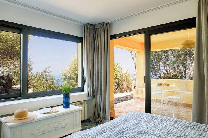 Pizzo Castellaro - Due Camere da Letto Villa, Ospiti Massimo 4 in Acquedolci, Monti Nebrodi
