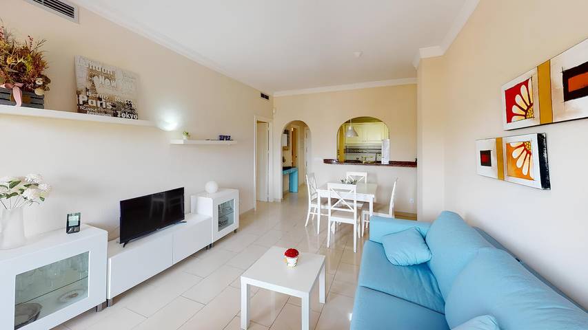 Ferienwohnung für 3 Personen, mit Terrasse und Pool in Oliva