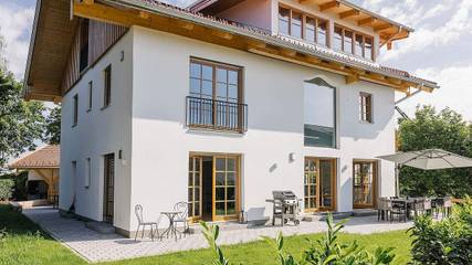 Ferienhaus für 8 Personen, mit Sauna und Garten, kinderfreundlich am Chiemsee