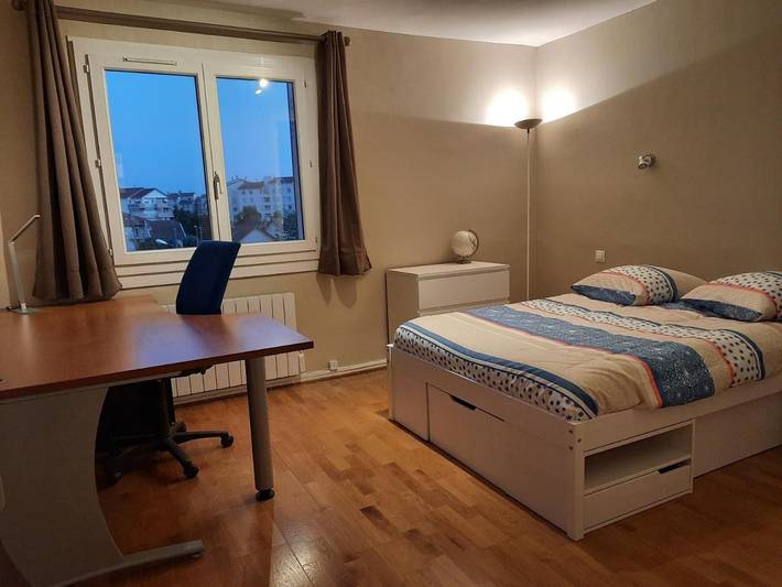 Gîte pour 4 personnes, avec vue et jardin à Bron - 3