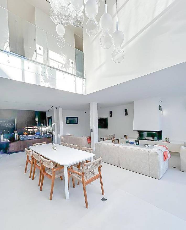 Villa für 12 Personen, mit Terrasse und Pool sowie Sauna
