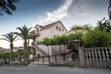 Maison d’hôte pour 4 personnes, avec vue et jardin, adapté aux familles dans Tivat