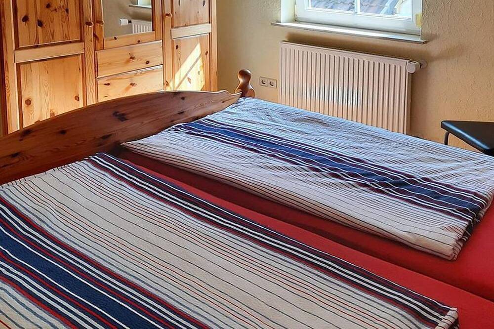 Ganze Wohnung, Große Ferienwohnung 2 - Haus Petra in Gleiszellen-Gleishorbach, Südliche Weinstraße