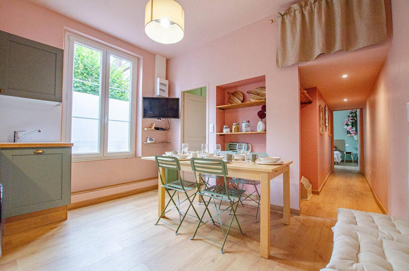 Lescapade in Sainte-Savine, Aube (desambiguación)