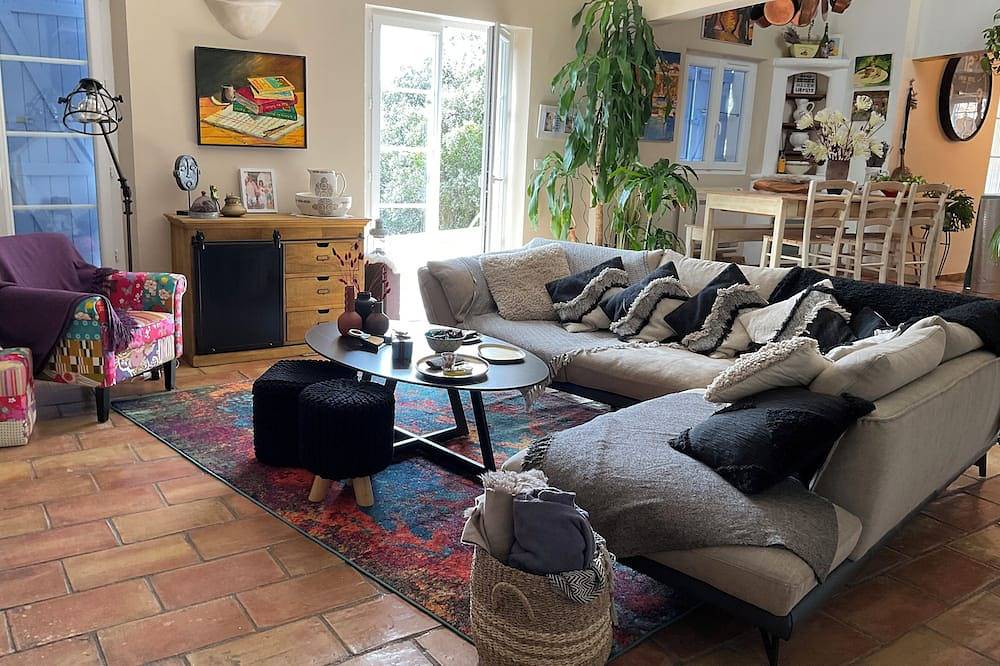 Taradeau, Villa en un entorno típico provenzal, agradable con magníficas vistas in Taradeau, Region de Draguignan