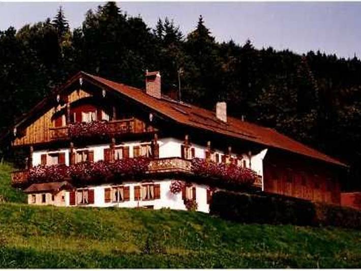 Ferienhaus für 4 Personen, mit Terrasse und Garten in Wackersberg
