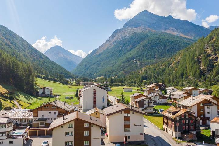 Gîte pour 5 personnes, avec vue, adapté aux familles à Saas-Grund - 2