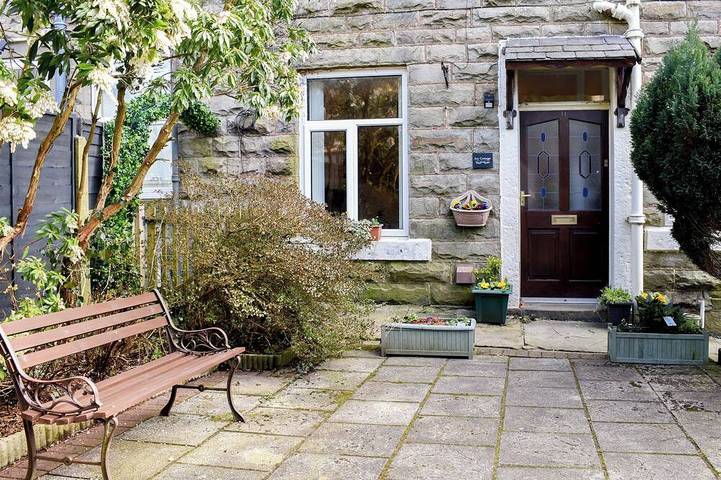 Cottage for 4 people, with garden, with pets in Rossendale