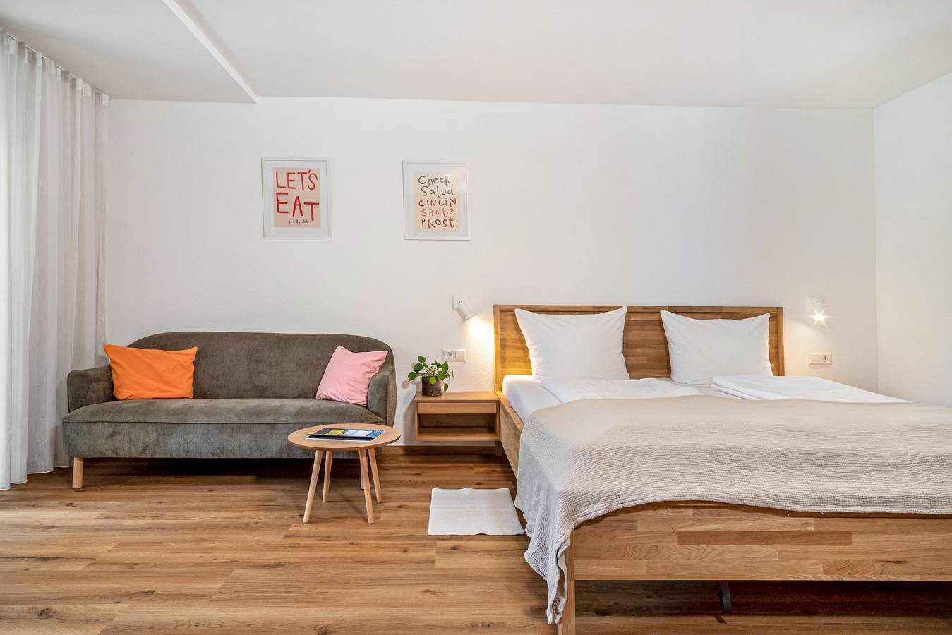 Ganze Wohnung, Ferienwohnung 'Spätburgunder' mit Privatterrasse, Gemeinschaftsgarten und Wi-Fi in Hagnau am Bodensee, Region Bodensee-Oberschwaben