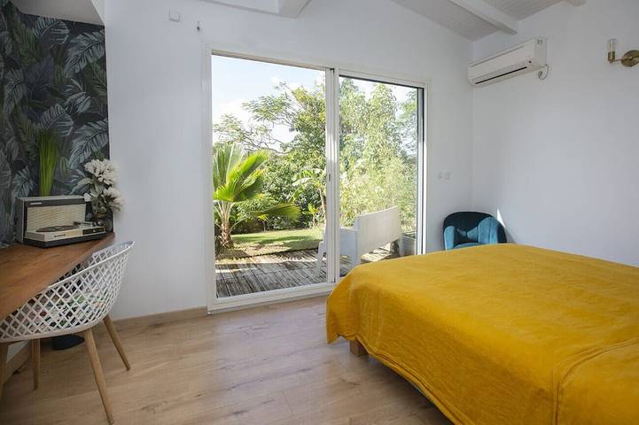 Location de vacances pour 10 personnes, avec jardin et terrasse dans Plage de l’Anse Vinaigri - 2