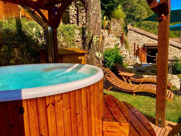 Tente pour 2 personnes, avec terrasse et vue ainsi que jardin et sauna en Ardèche - 4