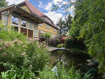 Ferienhaus für 16 Personen, mit Whirlpool und Pool sowie Garten in Allstedt