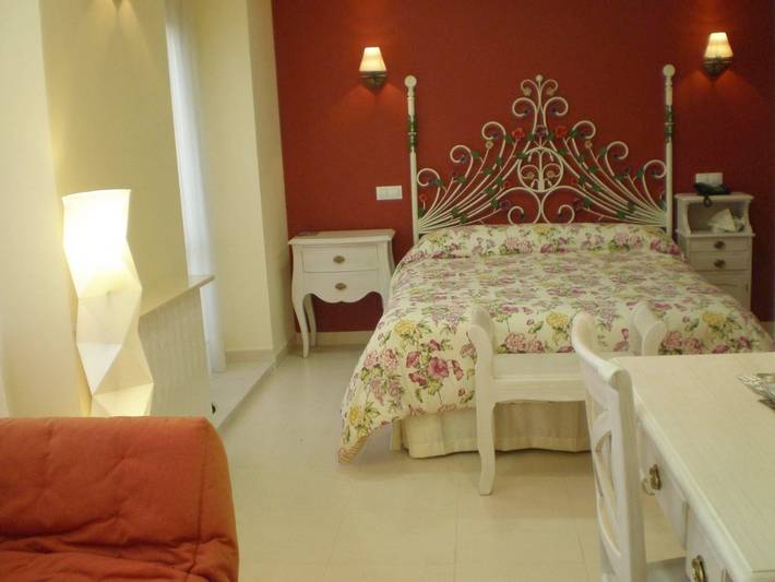 Hotel para 2 personas, con terraza y jardín en Alfoz de Burgos - 2