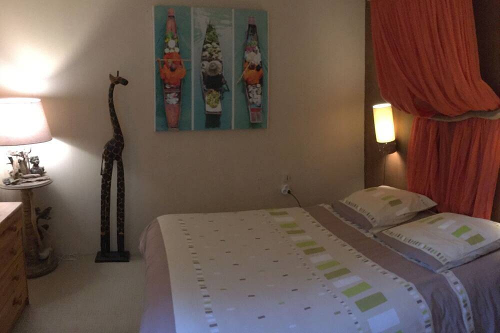 9-person country house with small spa in Capestang, Côte d'Améthyste