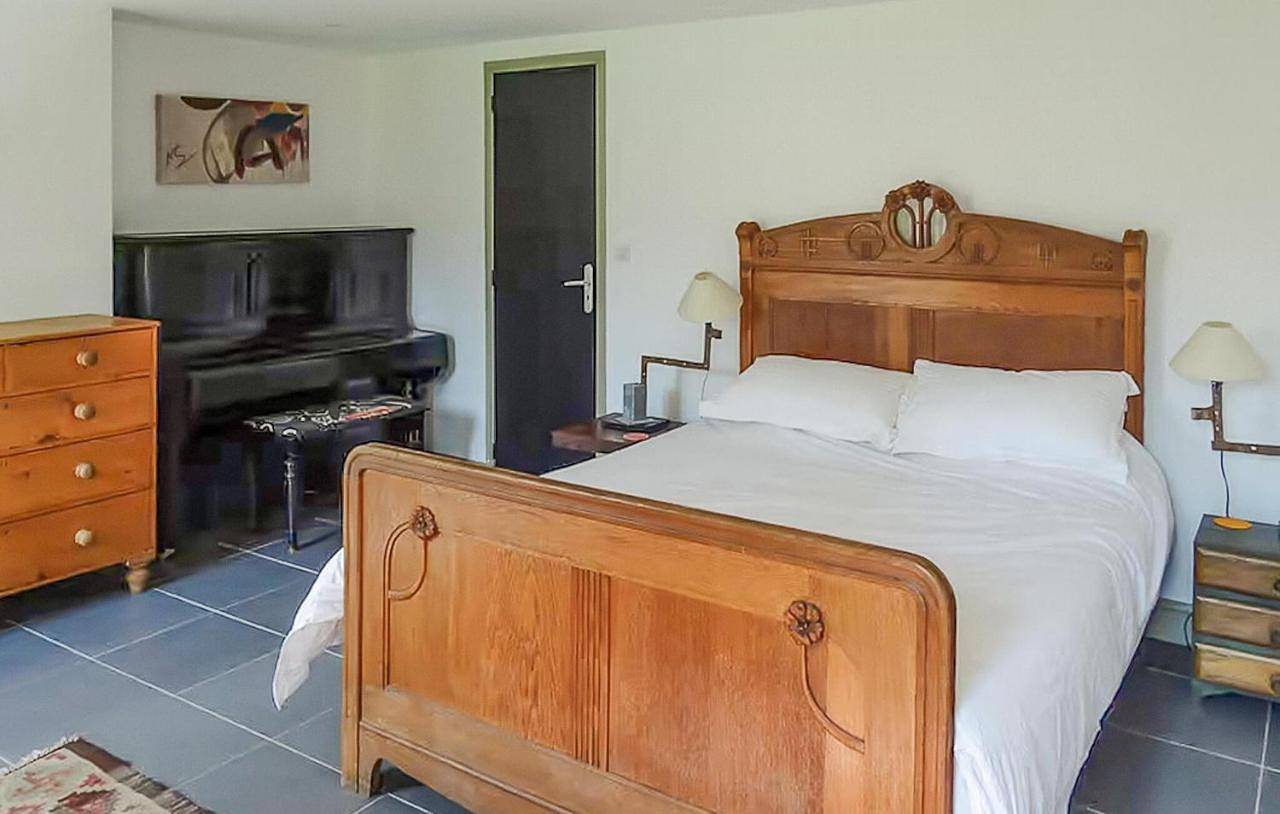 Four-Bedroom Holiday Home in Beussent, Région de Montreuil