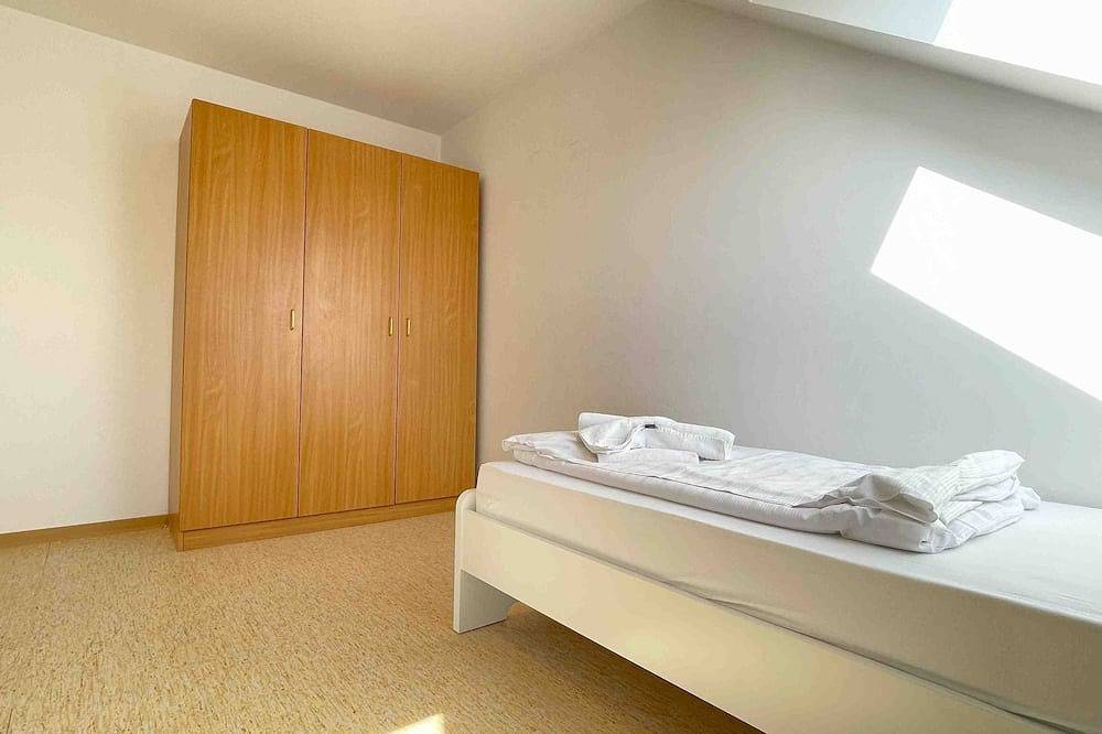Ganze Wohnung, Moderne Monteurwohnung mit Balkon in Stamsried, Ostbayern