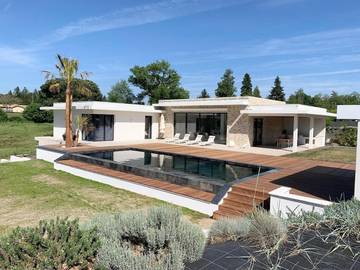 Cottage pour 6 personnes, avec jardin et piscine à Belin-Béliet