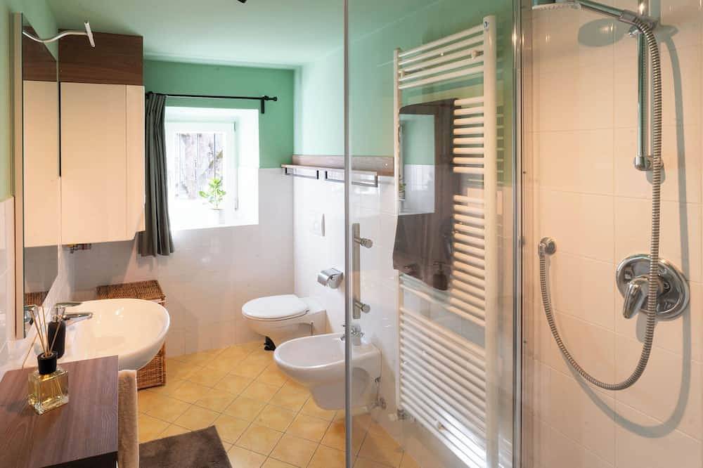 Ganze Wohnung, Idyllisches Apartment am Ritten – Ruhe, Natur & Dolomitenblick. Mobilcard inkl. in Oberbozen, Ritten