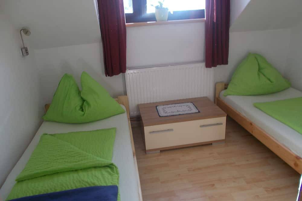 Ganze Wohnung, Grosszügige Ferienwohnung mit grossem Garten, Terrasse und tollem Bergblick in Windischgarsten, Kirchdorf an der Krems (Bezirk)